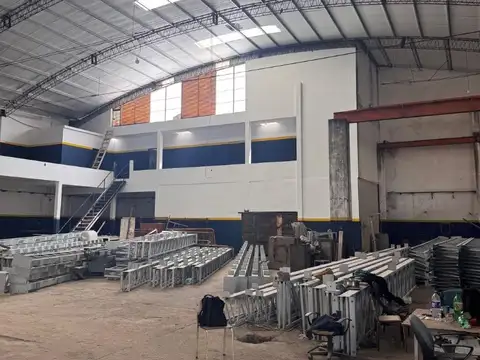 Nave INDUSTRIAL 2.500MTS Ac. Oeste y Camino de cintura