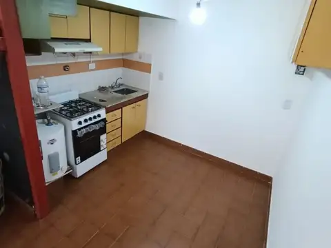 Casa 2 ambientes con 1 baño