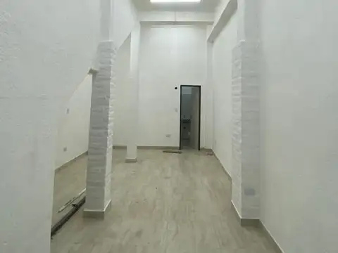 LOCAL EN CIUDADELA EN EXCELENTE UBICACION CON RENTA!