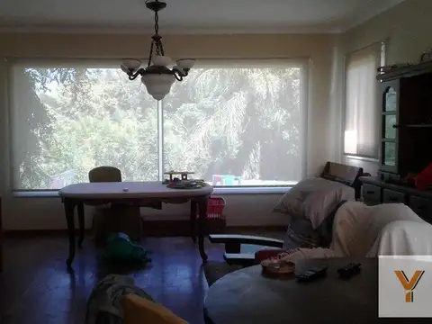 Casa en Venta con 4 cocheras