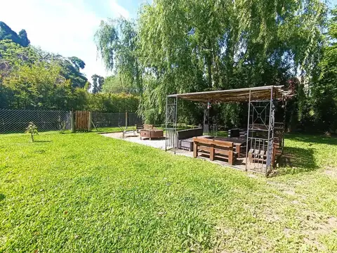 Casa en Venta con 3 cocheras