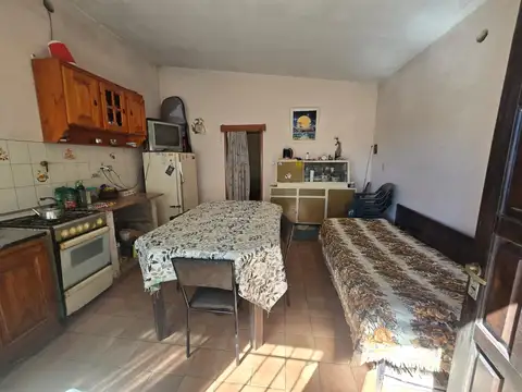 Casa 2 ambientes con 1 baño