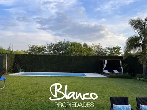 Casa en Venta con 4 cocheras