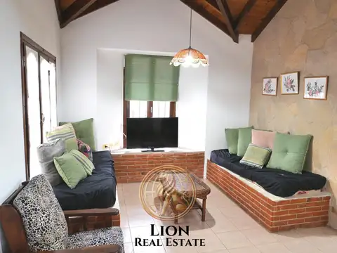 Casa 5 ambientes con 3 baños