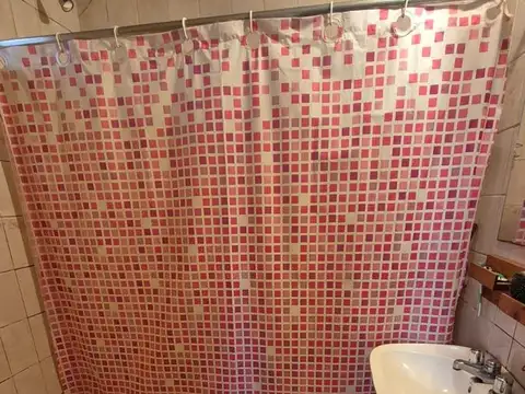 Casa 2 ambientes con 1 baño