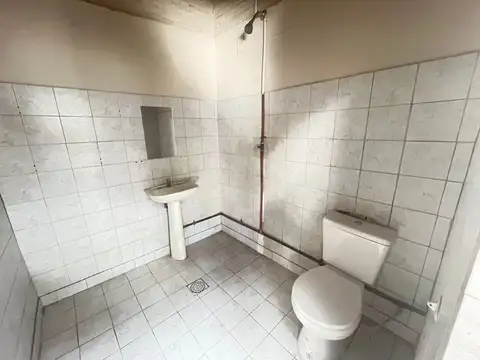 ALQUILER/GALPÓN CON OFICINA/BARRIO CÓRDOBA