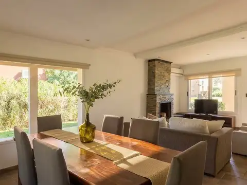 Venta casa 5 ambientes Boca Ratón - Pilar
