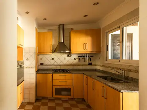 Casa 5 ambientes con 3 baños