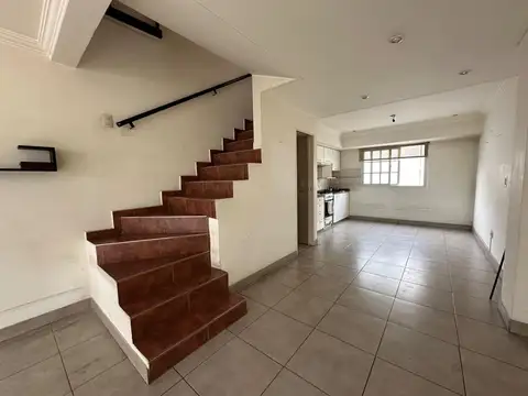 Departamento 3 amb. en ALQUILER c/balcón terraza y cochera
