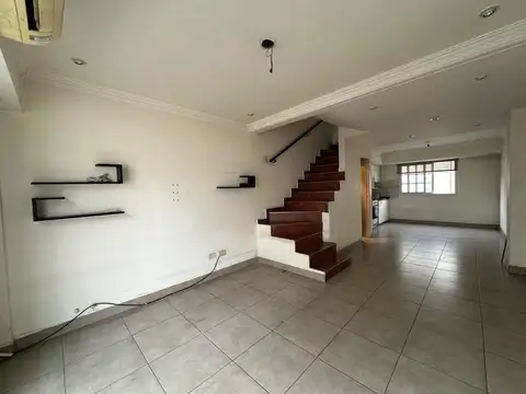 Manuel Artigas 866 , Piso 1