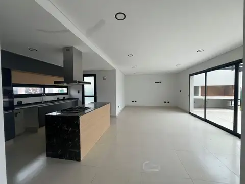 Casa en Venta al Oeste