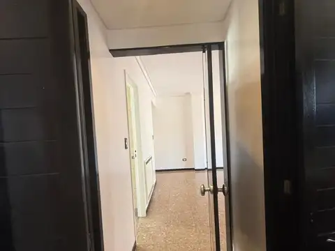 ALQUILER  departamento de 2 ambientes con amplio balcón.