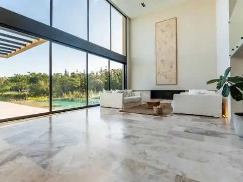 Casa 10 ambientes con 7 baños