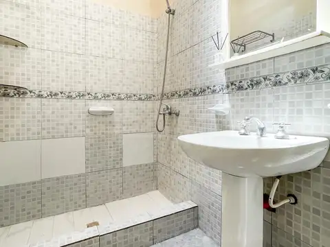 San lorenzo  al 3200, entre Warnes y O higgins