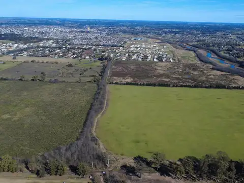 Av. Fernández Beschtedt, Luján, Provincia de Buenos Aires