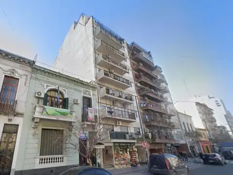 Departamento de 2 ambientes con patio, muy buena ubicacion