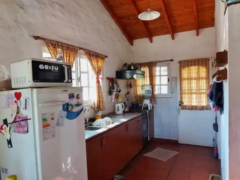 Casa 4 ambientes con 2 baños