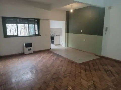 Bacacay 2500, Piso PB
