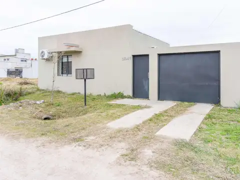 CASA EN VENTA ARANA LA HERMOSURA 2 DORMITORIOS