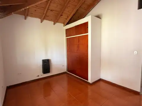 Casa En Venta Pilar, En Presidente Derqui,  Gran Jardín, Mucha Luminosidad Y Sin Expensas