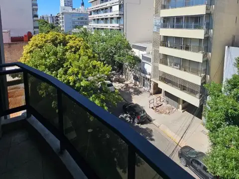 MONOAMBIENTE EN ABASTO, A UNA CUADRA DE PELLEGRINI