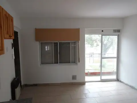 Latzina 2800, Piso 01