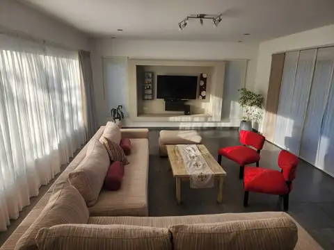 Casa en Alquiler de 4 dormitorios