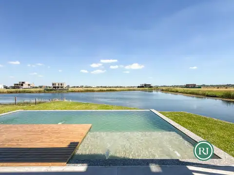 Casa en Venta en Puertos - Barrio Amarras, USD 1.190.000