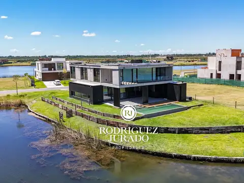 Espectacular casa en venta Amarras Puertos Escobar