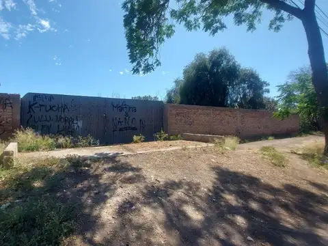 VENTA GRAN ESQUINA - GALPON SAN MARTIN MENDOZA