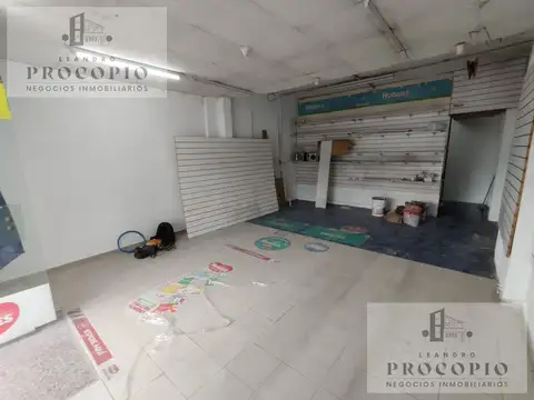 Avenida Rivadavia al 23800