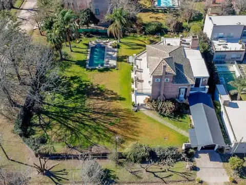 VENDE PROPIEDAD DE CATEGORIA EN ROLDAN LOS INDIOS
