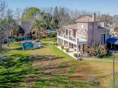 Casa en Venta de 5 dormitorios