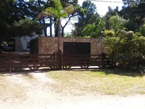 Corbeta Halcón e/ Urquiza y Esparza