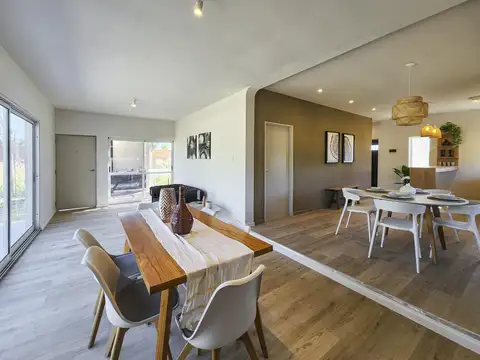 Casa de 2 dormitorios con gran jardín y pileta