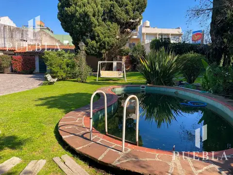 Casa 7 ambientes con 4 baños