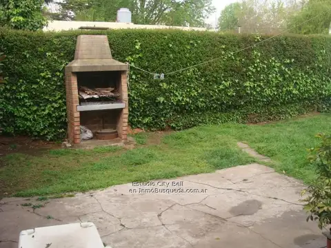 Calle 15a (Sarmiento) e/ 471 y 472