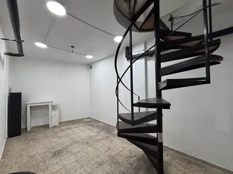 LOCAL PB Y SUBSUELO - EXCELENTE UBICACION - VACIO