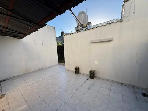 Depto Tipo Casa en Alquiler con 1 cocheras