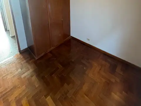 Casa 5 ambientes con 1 baño