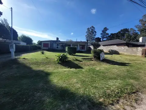 Casa en Venta con 4 cocheras