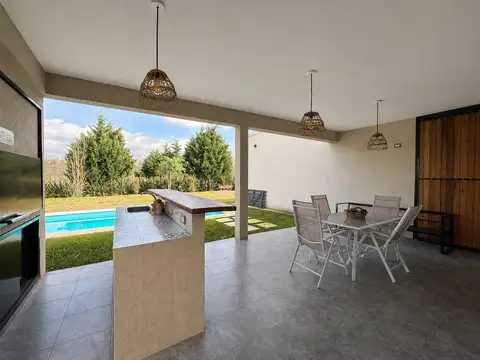 Casa en Venta en El Cantón - Barrio Islas, USD 230.000
