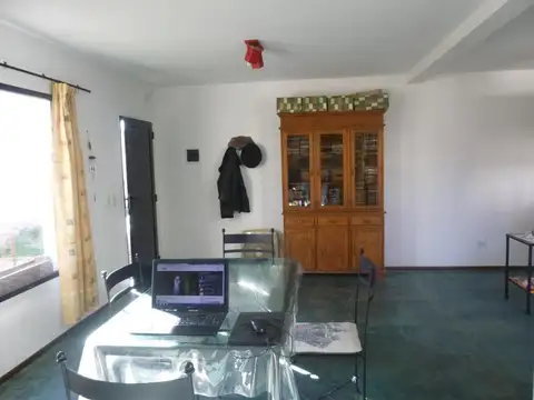 Casa 2 ambientes con 1 baño