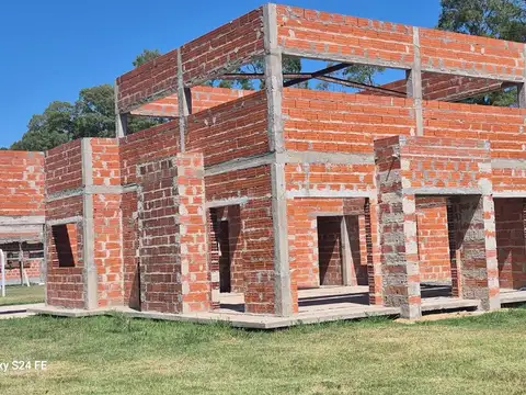 Casa 5 ambientes con 2 baños