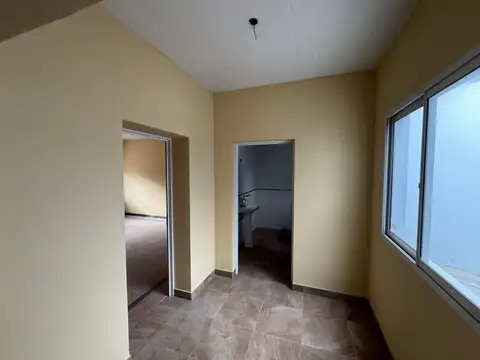 Casa 3 ambientes con 1 baño