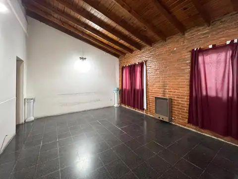 Casa en Venta con 4 cocheras