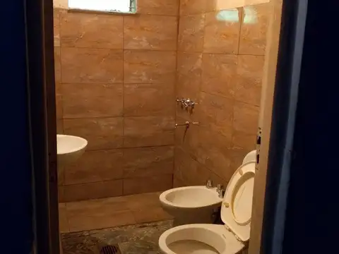 CASA EN VENTA DE 2 DORMITORIOS EN VILLA MONICA