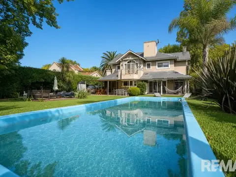 Venta Casa 5 ambientes pileta jardin y parrilla