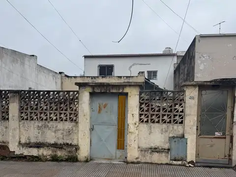 Lote Propio 8,66 x 43mts con Fondo Ideal 2 Familias, Proyecto Inmobiliario y/o Galpon