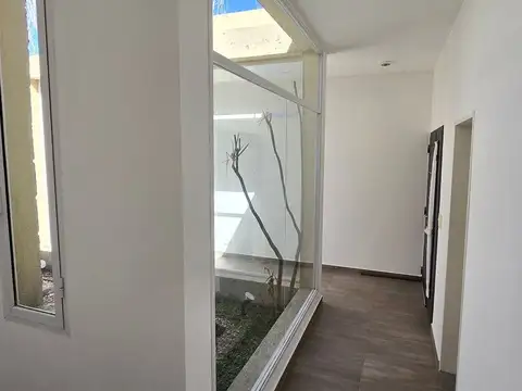 Casa 6 ambientes con 3 baños